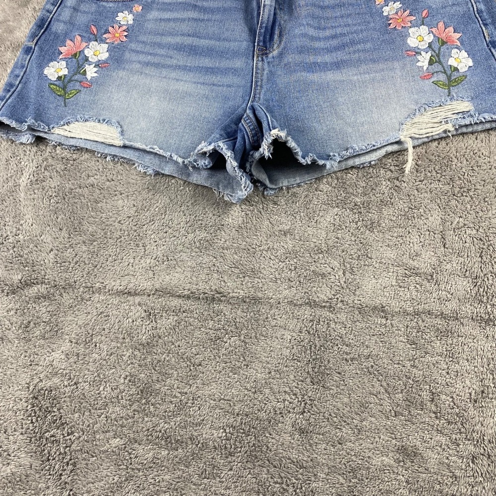 Womans Light Blue Embroidered Floral Denim Shorts NWT - Picture 3 of 11